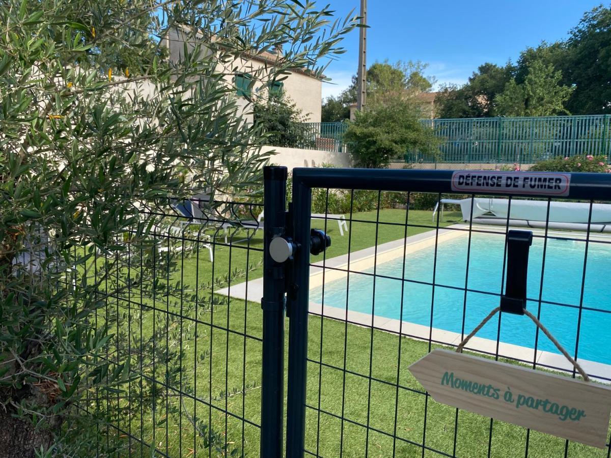 Gite Climatise Avec Piscine Sur Les Hauteurs De Bollène Exterior foto